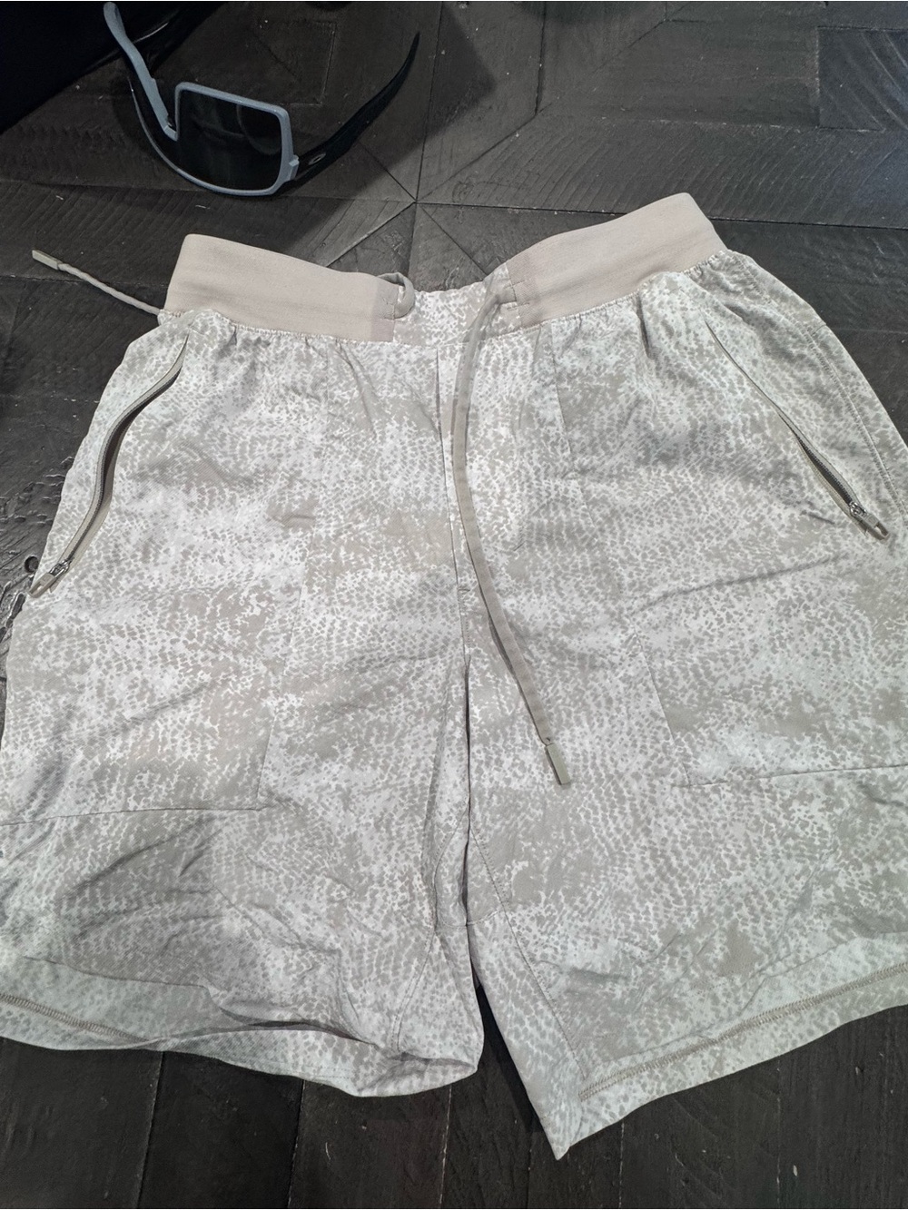 lululemon athletica Men's Tan Drawstring Athletic Shorts